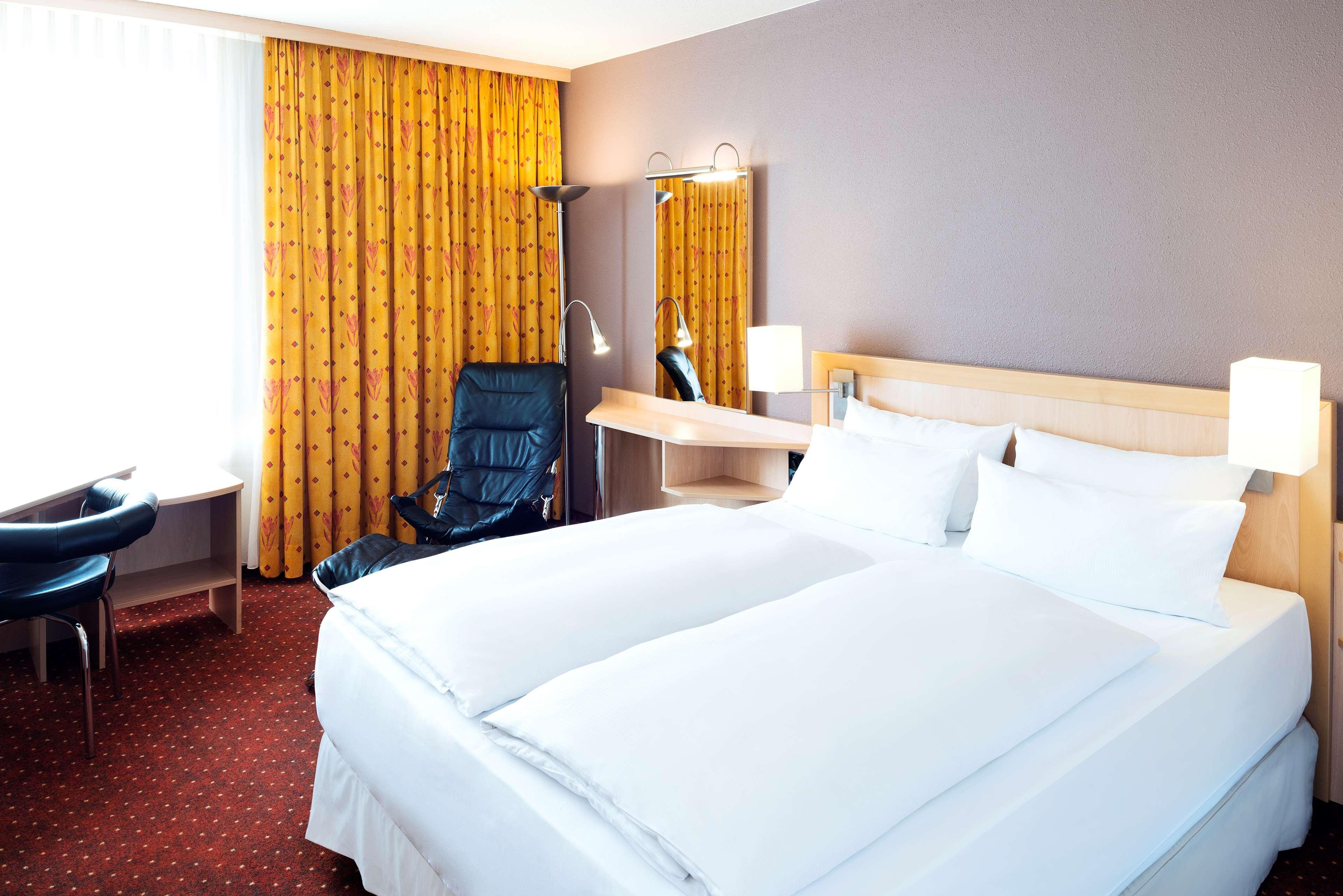 Nh Leipzig Messe Hotell Exteriör bild