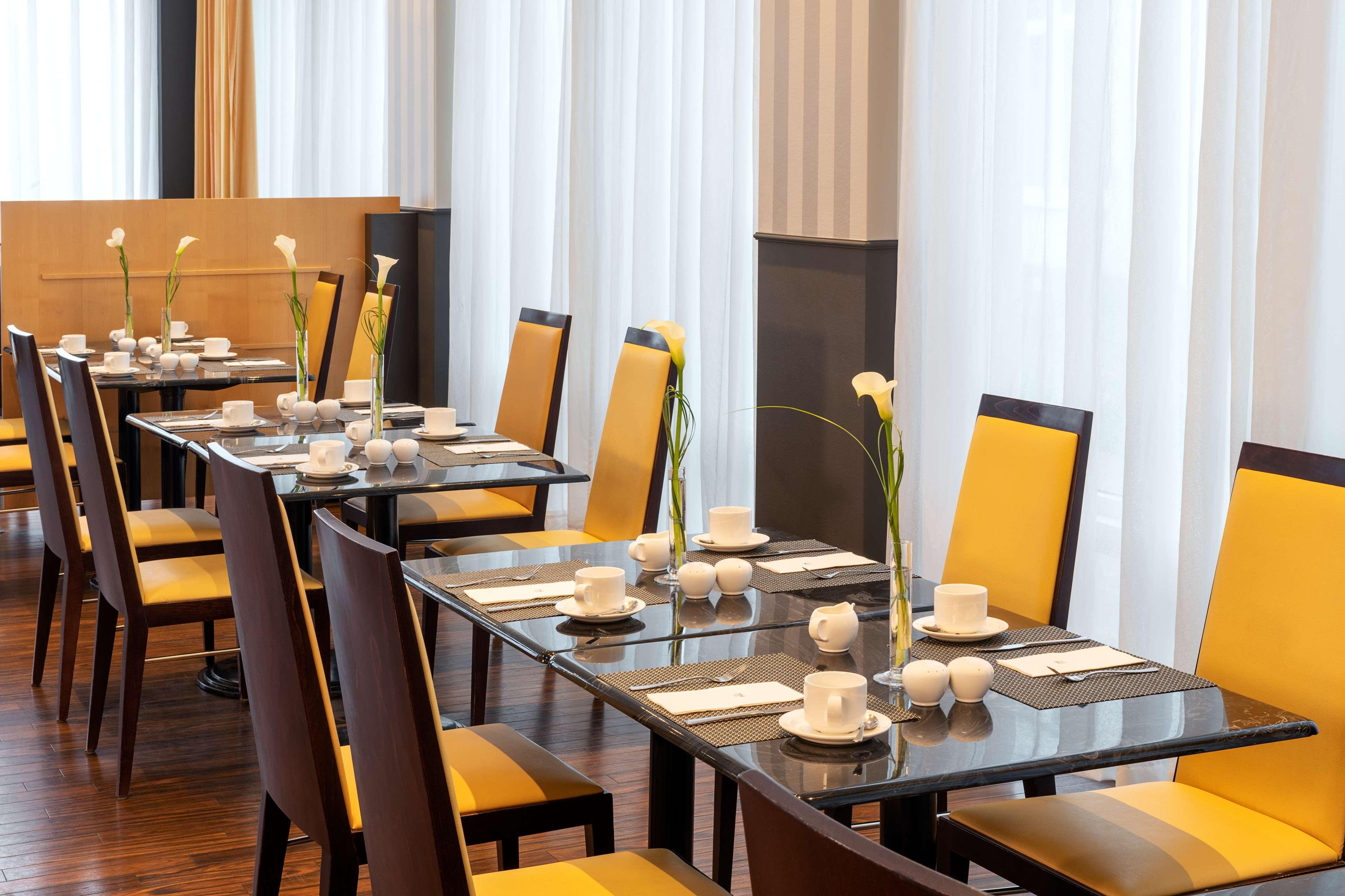 Nh Leipzig Messe Hotell Exteriör bild