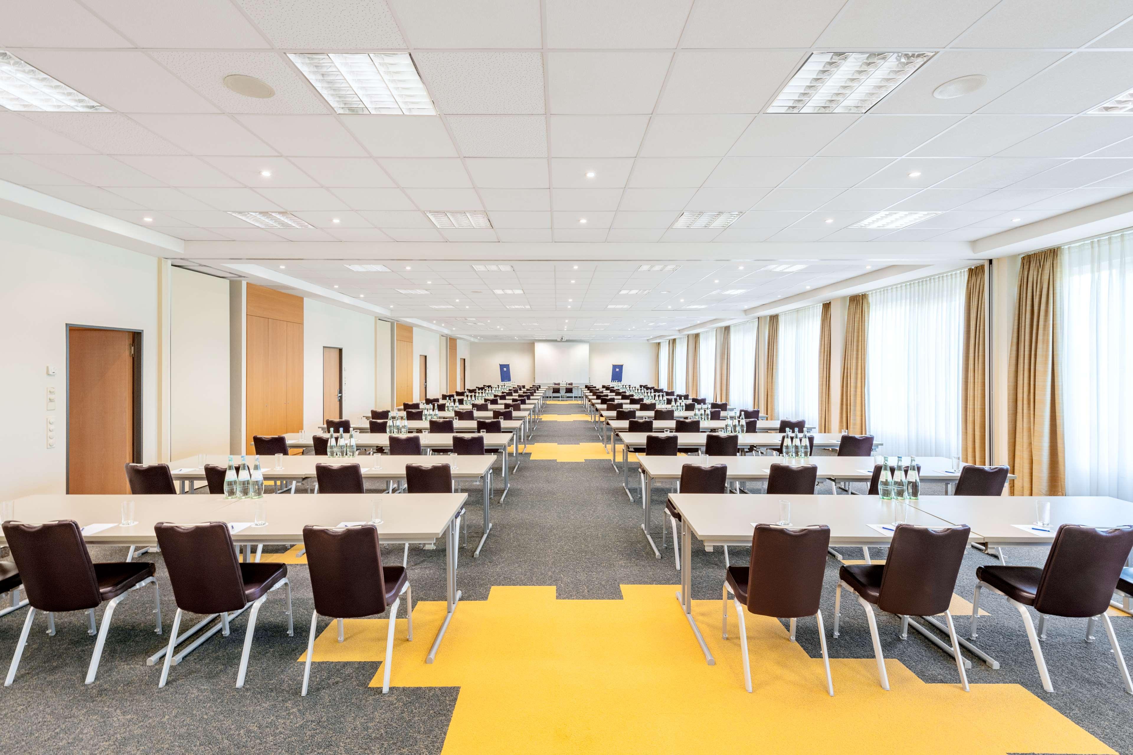 Nh Leipzig Messe Hotell Exteriör bild