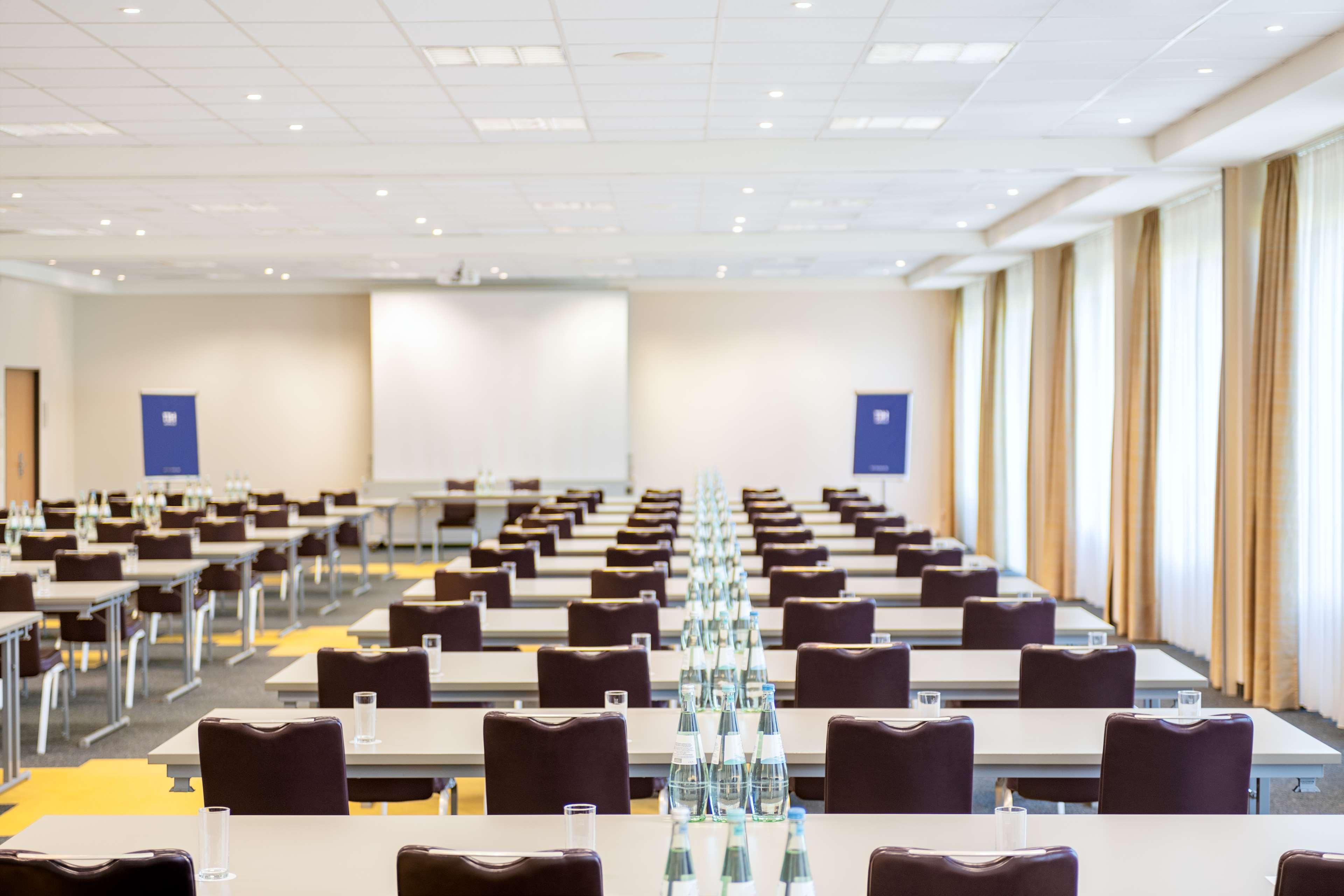 Nh Leipzig Messe Hotell Exteriör bild
