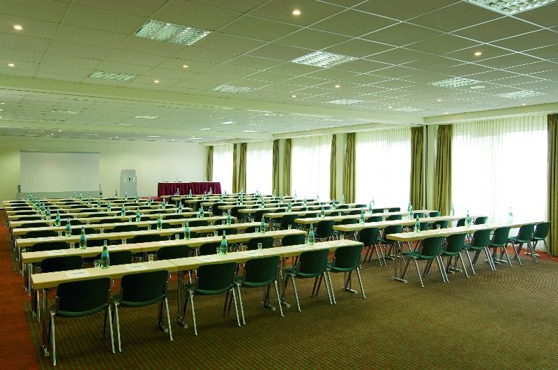 Nh Leipzig Messe Hotell Exteriör bild
