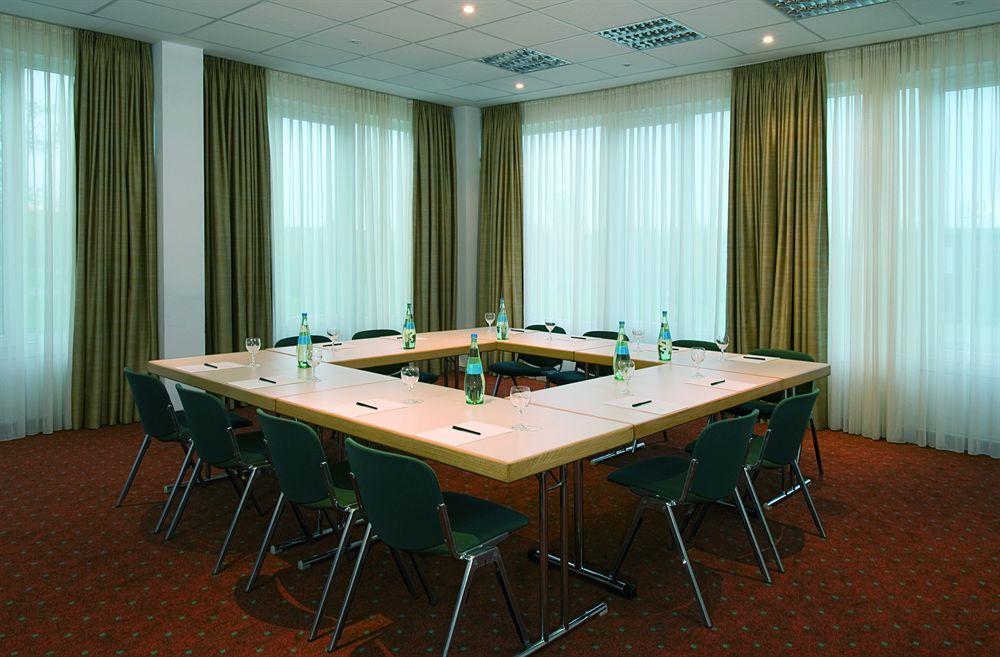 Nh Leipzig Messe Hotell Exteriör bild