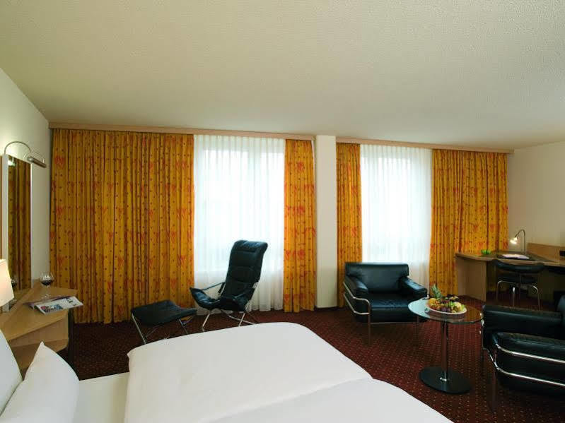 Nh Leipzig Messe Hotell Exteriör bild