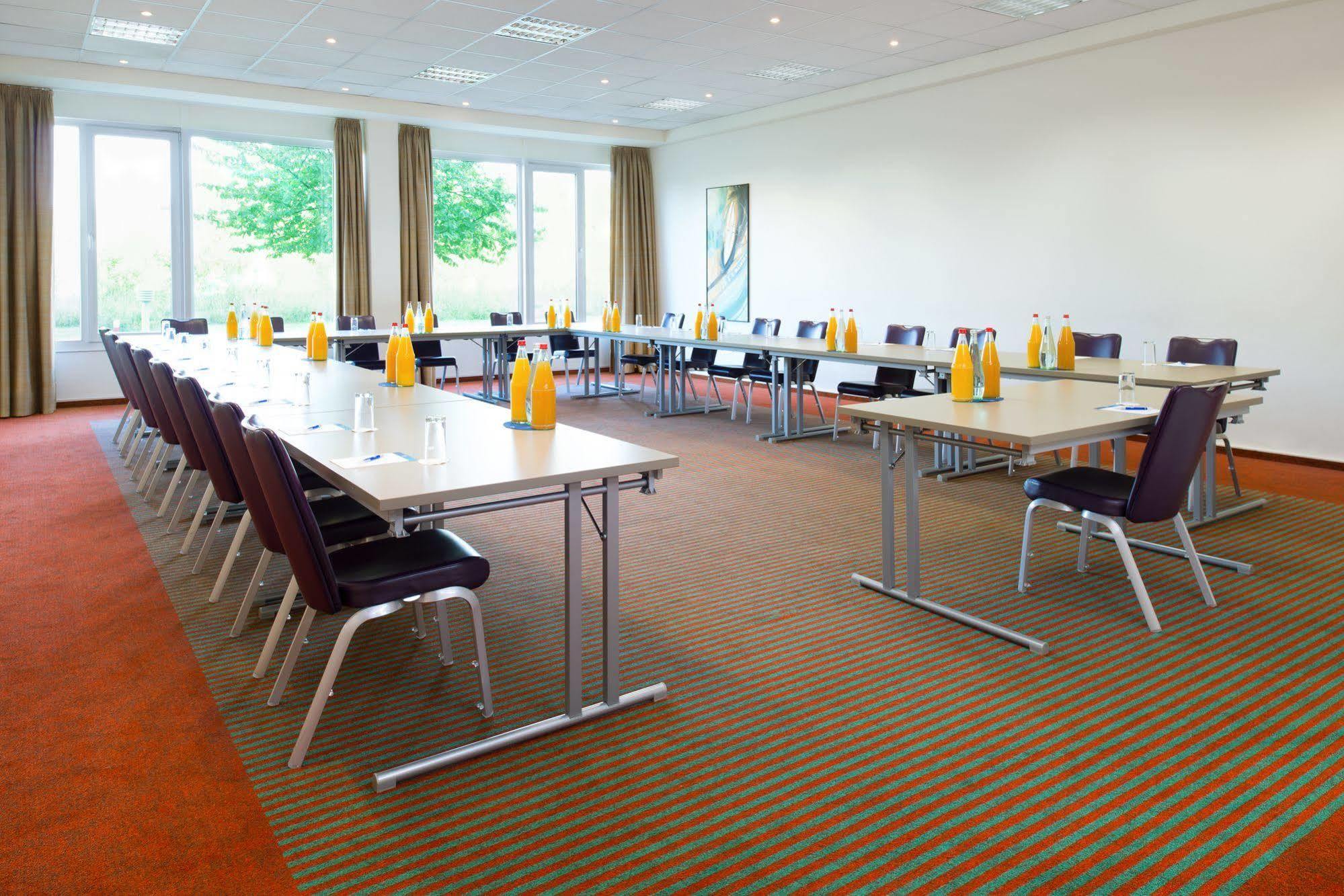 Nh Leipzig Messe Hotell Exteriör bild